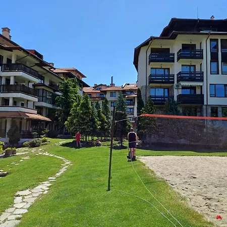 Melania In Complex Royal Towers 公寓