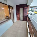 Melania In Complex Royal Towers בנסקו