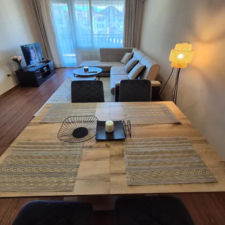 Melania In Complex Royal Towers Μπάνσκο