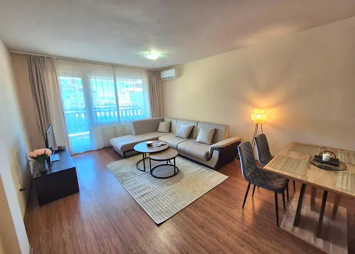 Melania In Complex Royal Towers Апартамент *