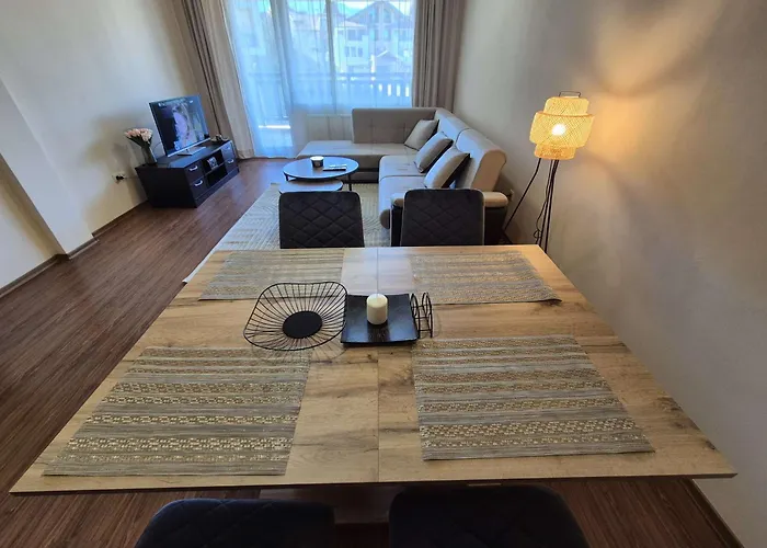 Апартамент Melania In Complex Royal Towers *